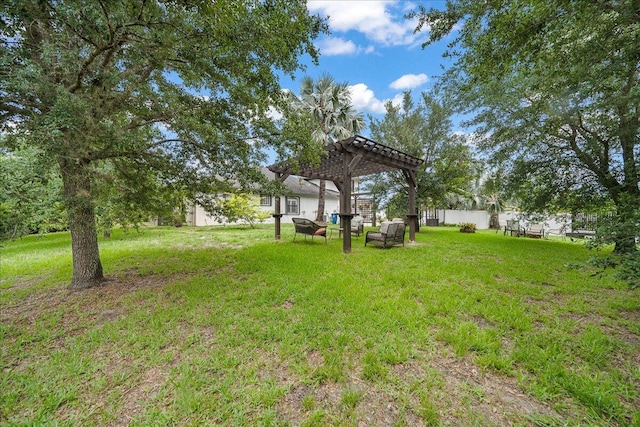 view of yard featuring a pergola