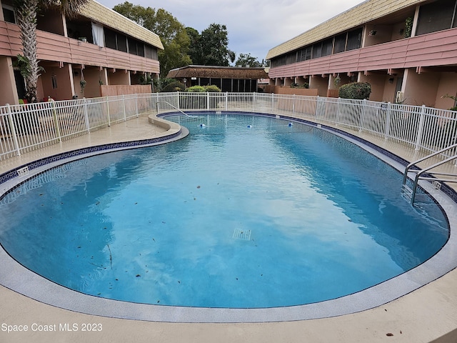 view of swimming pool