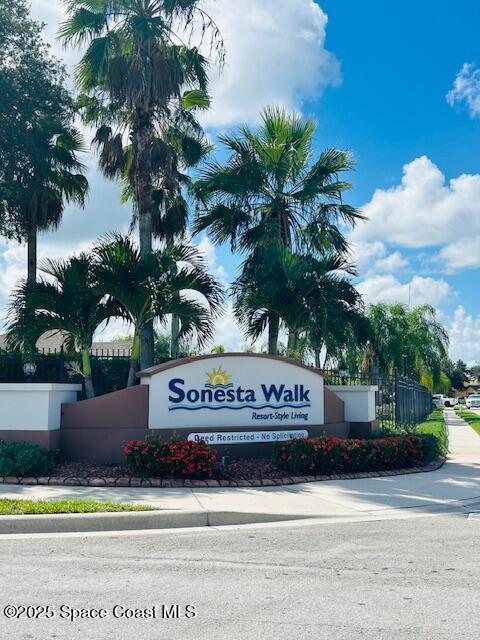 view of community / neighborhood sign