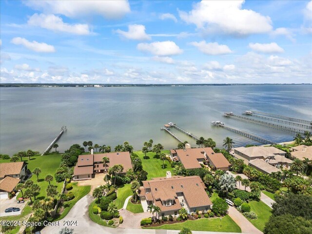 bird's eye view with a water view