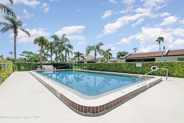 view of swimming pool