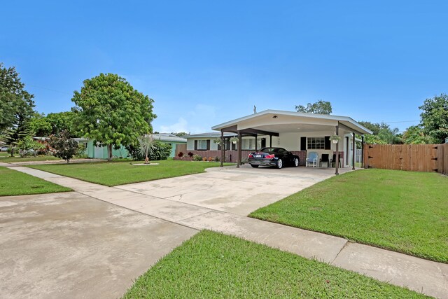 view of front facade with a front lawn