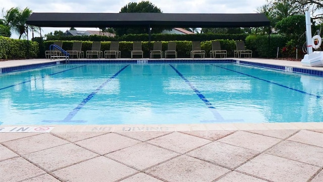 view of swimming pool