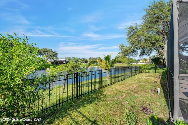 view of yard featuring a water view