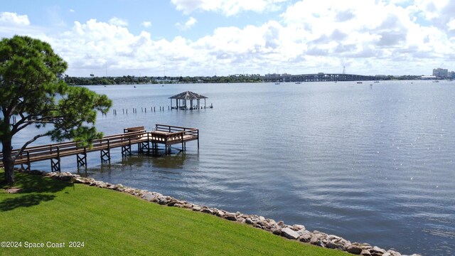 dock area featuring a water view