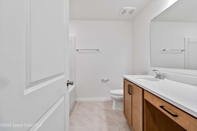 full bath with visible vents, toilet, vanity, tile patterned flooring, and baseboards