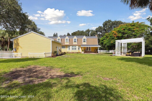 view of yard featuring a pergola