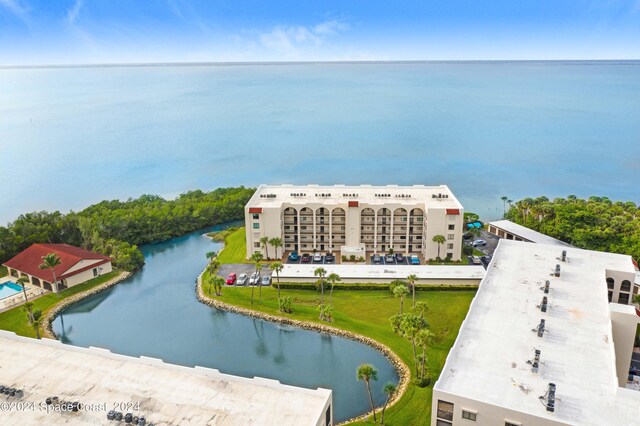 bird's eye view featuring a water view