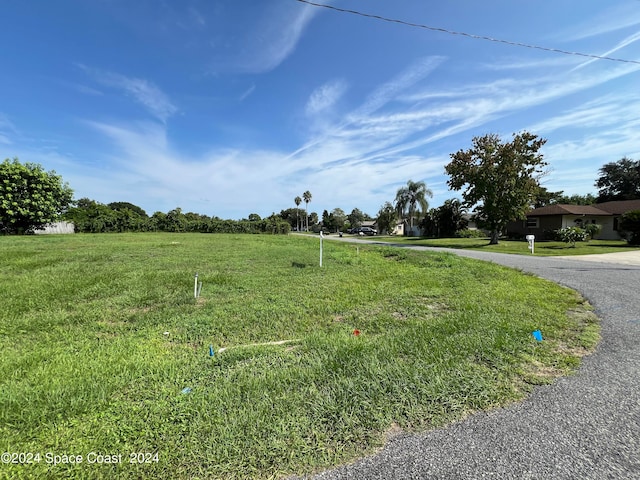 Listing photo 3 for 438 Deacon Ave NE, Palm Bay FL 32907