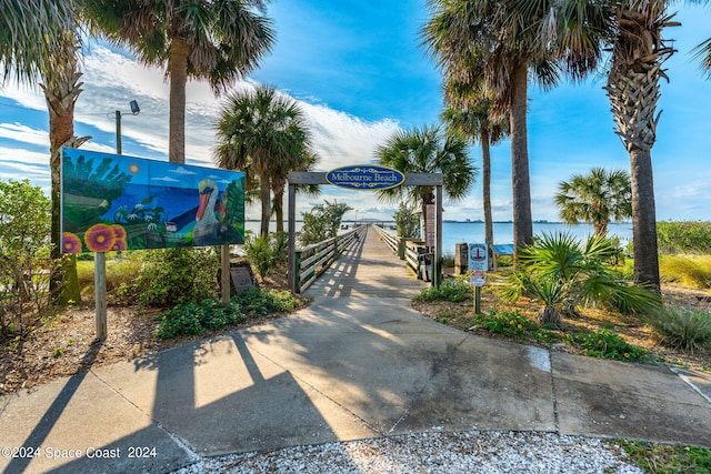 view of property's community featuring a water view