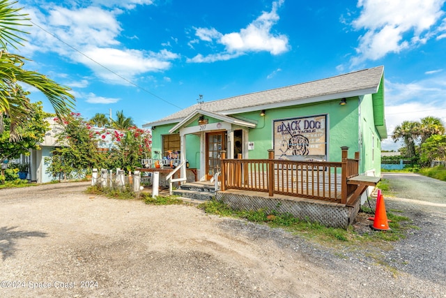 view of front of house featuring a porch