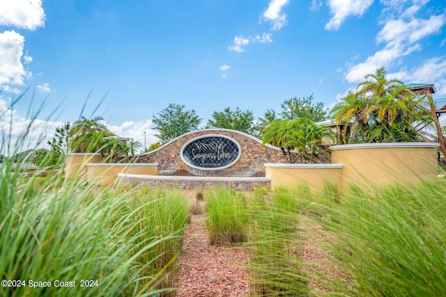 view of community / neighborhood sign