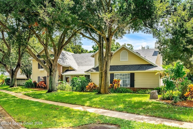 view of front of house with a front yard