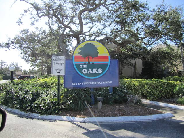 view of community / neighborhood sign