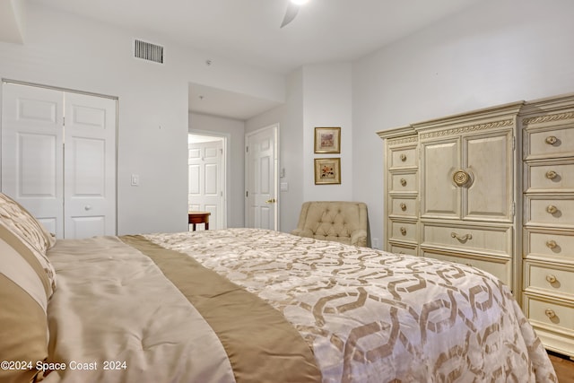 bedroom featuring a closet and ceiling fan