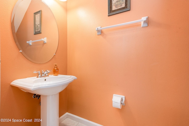 bathroom featuring sink and tile patterned floors