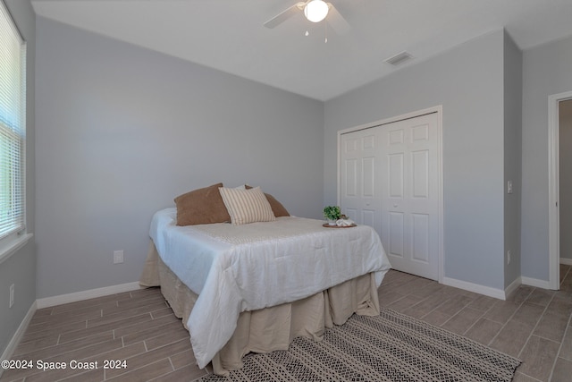 bedroom featuring a closet and ceiling fan