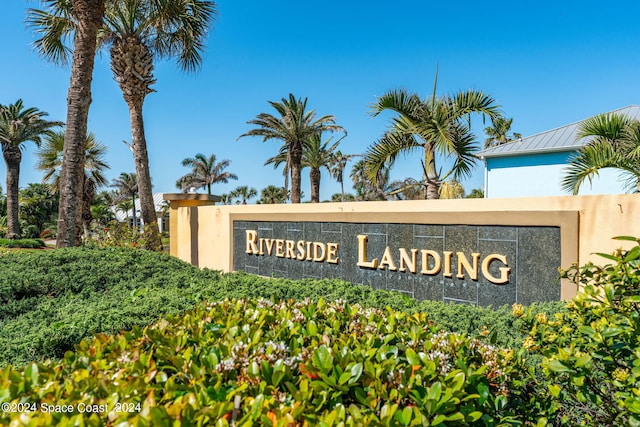 view of community / neighborhood sign