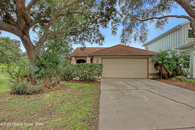 view of front facade with a garage