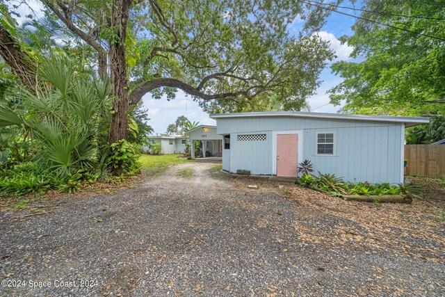 view of front of property