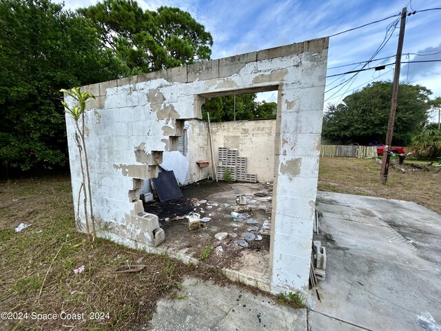 view of outbuilding