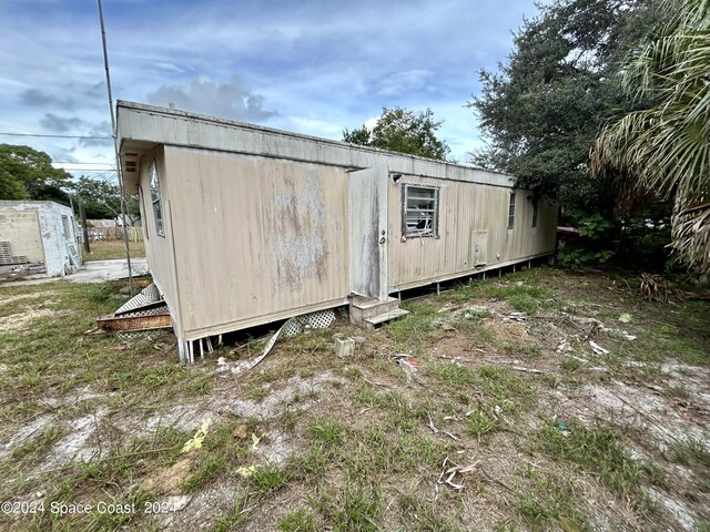 view of outdoor structure