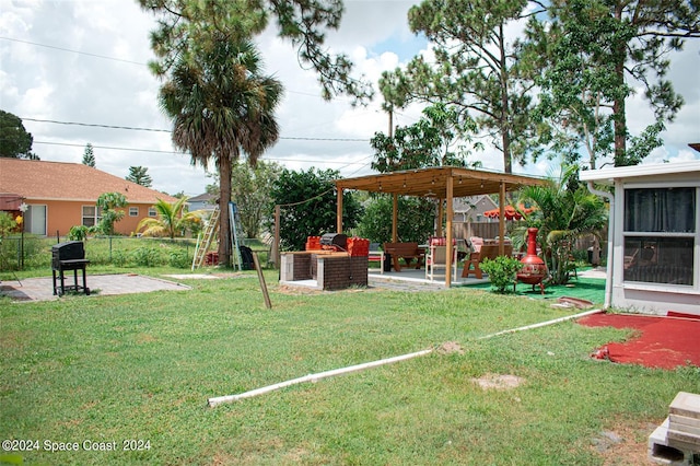 view of yard featuring a patio area