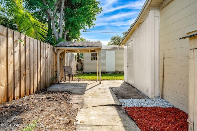 view of yard with a patio