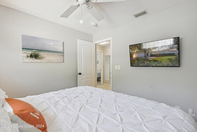 bedroom with ceiling fan