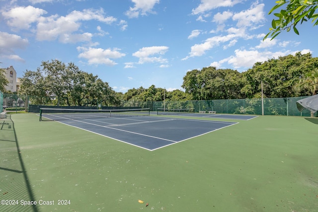 8931 Lake Dr Unit 401, Cape Canaveral, FL 32920 - view of sport court with fence