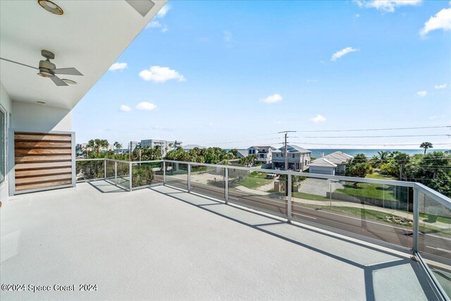 balcony with ceiling fan