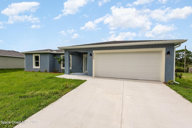 view of front of home with a front lawn, stucco siding, an attached garage, and concrete driveway