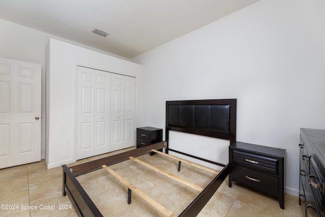 bedroom with a closet