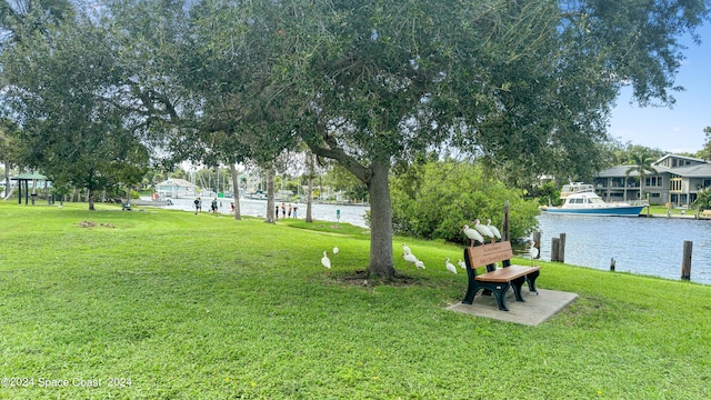 view of yard featuring a water view