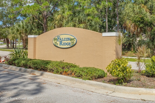 view of community / neighborhood sign