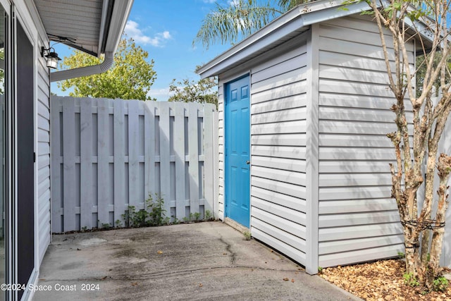 view of outbuilding