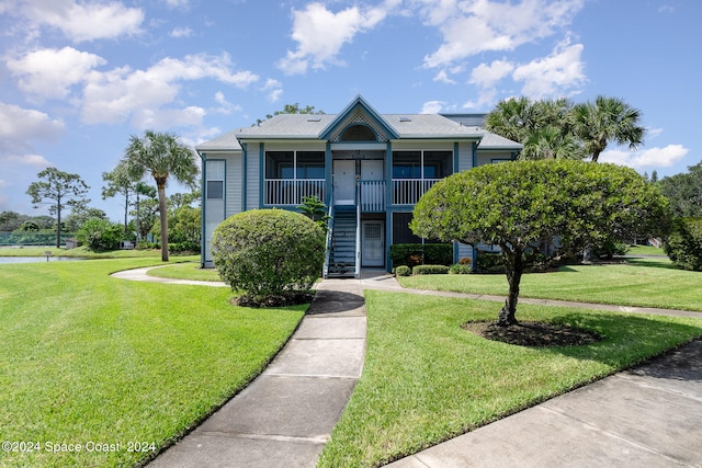 view of front of house with a front yard