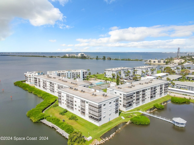 bird's eye view with a water view