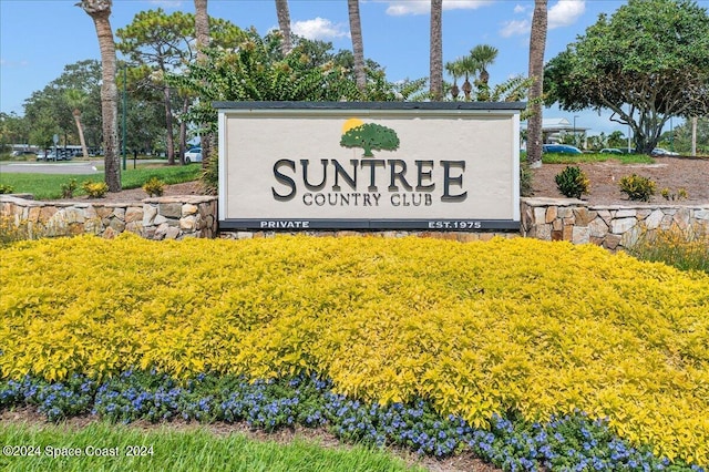 view of community / neighborhood sign