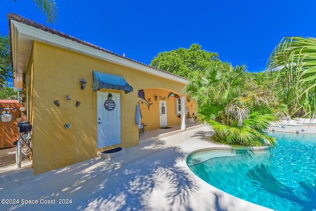 8053 S Indian River Dr, Ft Pierce, FL 34982 - view of swimming pool