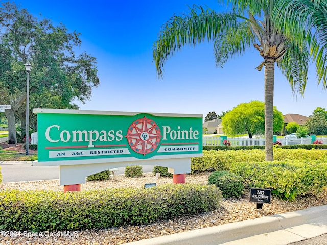 view of community / neighborhood sign