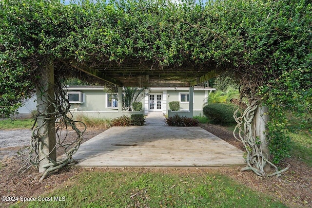 view of front facade featuring a deck