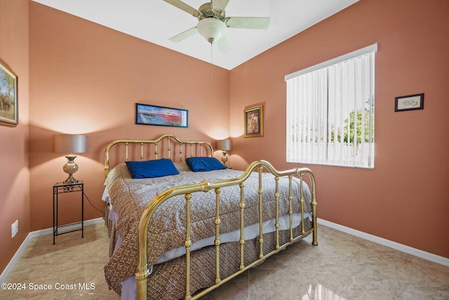 bedroom with ceiling fan