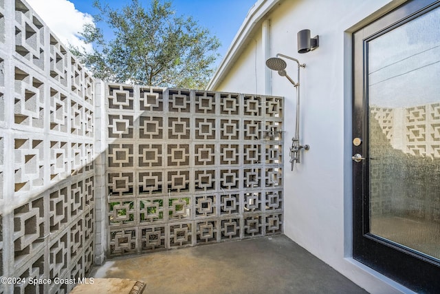 154 21st St SW, Vero Beach, FL 32962 - exterior space featuring stucco siding