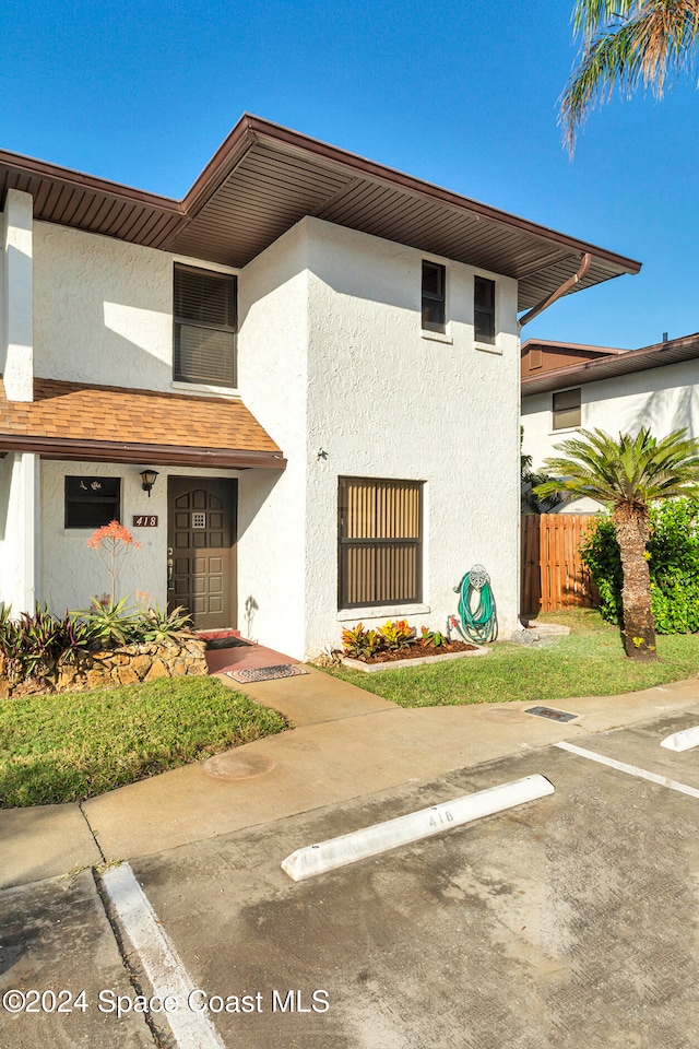 view of front facade