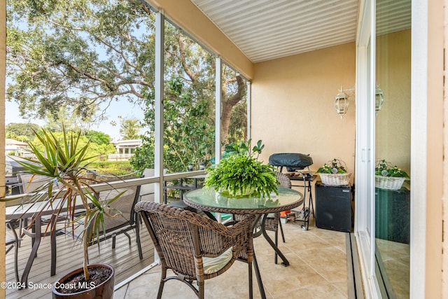 view of sunroom / solarium