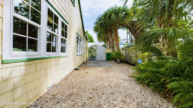 view of yard featuring a patio area