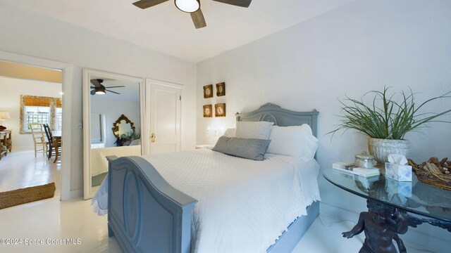 bedroom with ceiling fan