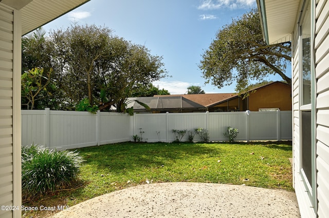 view of yard with a patio