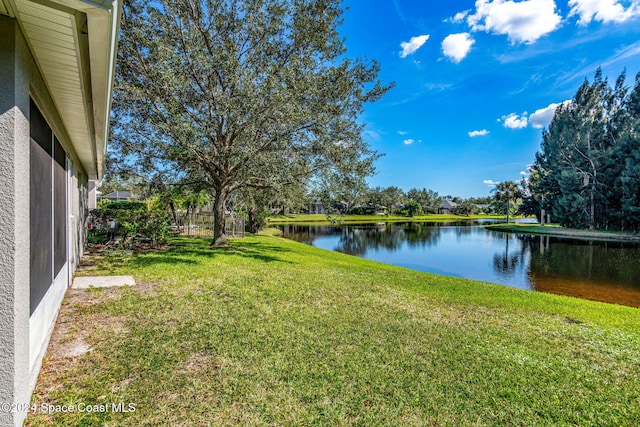 view of yard featuring a water view